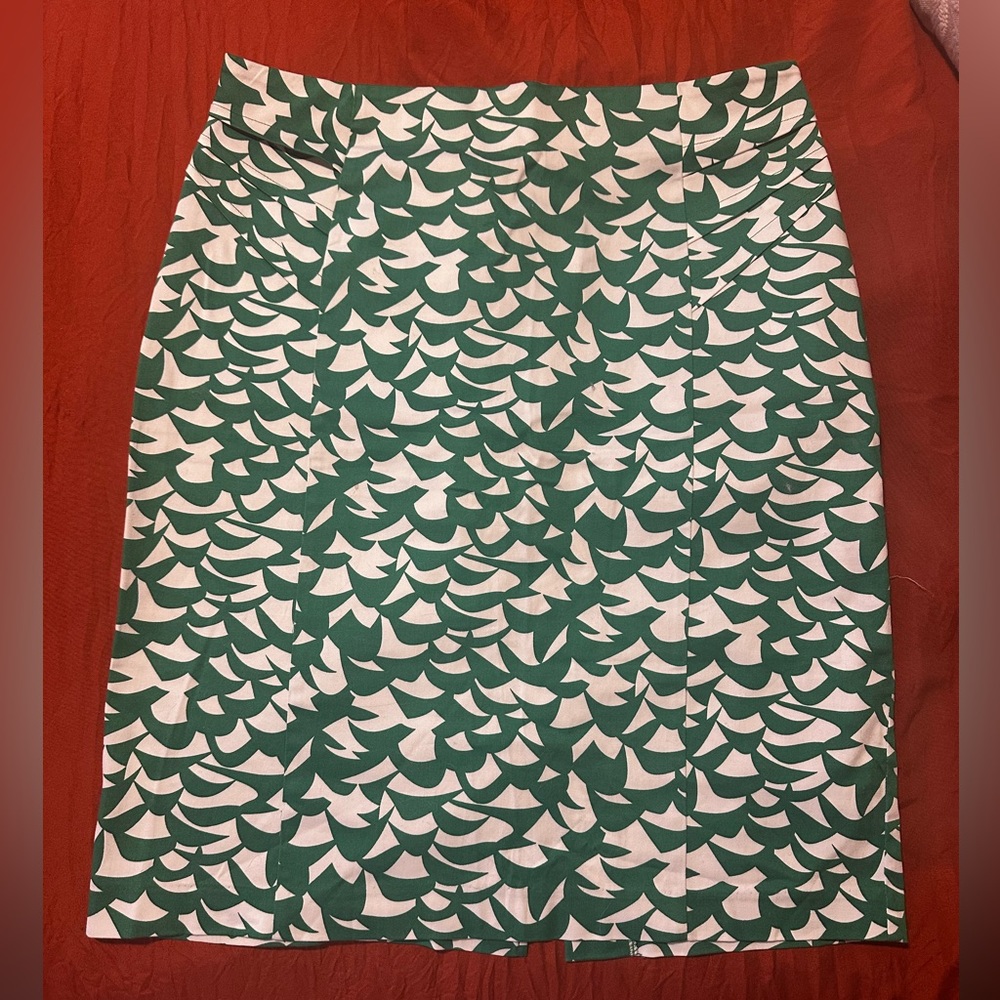 New York & Company Green and White Pencil Skirt Casual Knee-Length